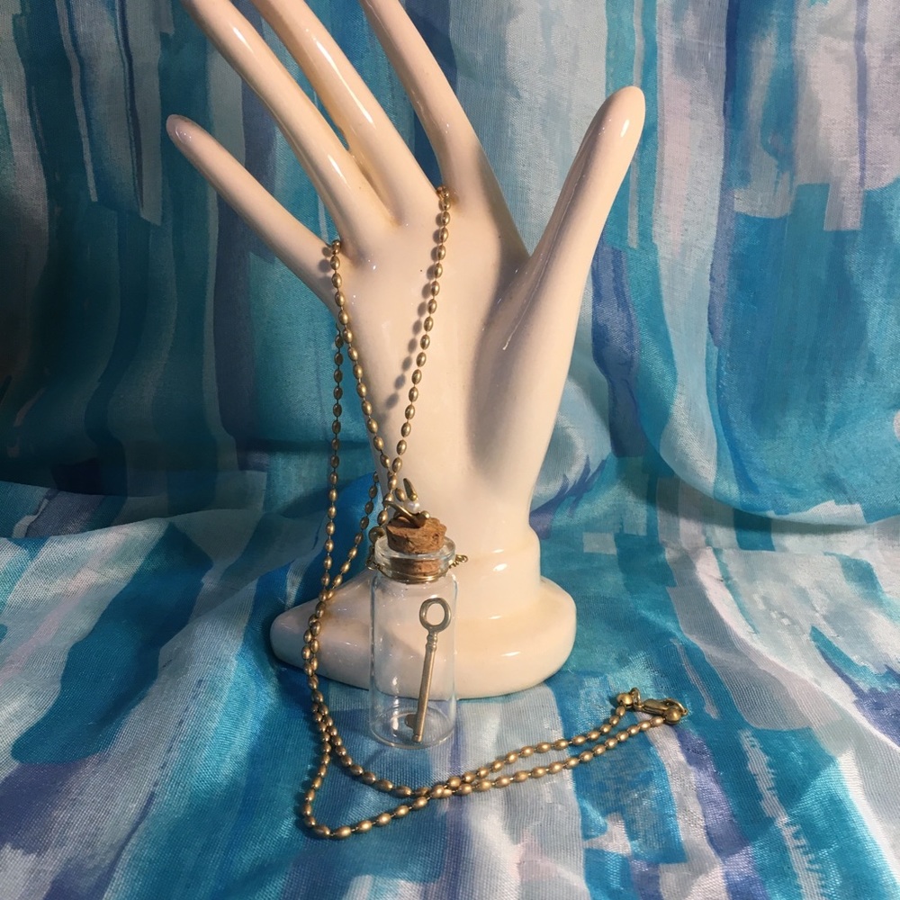 4 piece jewelry assortment - Picture 2 of 6